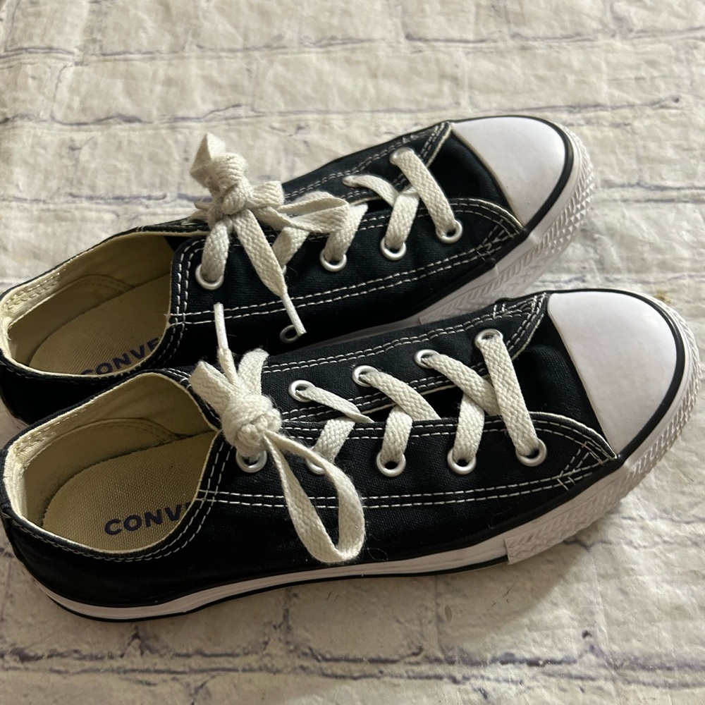 CONVERSE CHUCK TAYLOR ALL STAR LOW TOP CANVAS BLACK AND WHITE SNEAKERS GIRLS 3